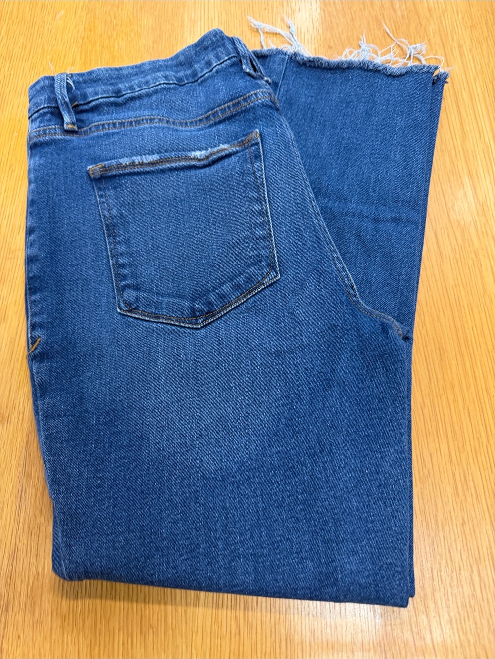 Good American Dark Blue Straight-Leg Jeans with Frayed Hem